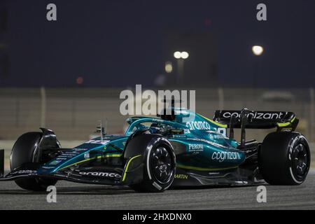 Bahrain International Circuit, Sakhir, Bahrain am 11. März 2022 Lance Stroll 18 (CAN), Aston Martin AMR22 während des Tages 2 FORMEL 1 ARAMCO-VORSAISON-TESTS 2022 Phil Duncan Credit: Every Second Media/Alamy Live News Stockfoto