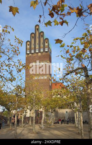 Hochzeitsturm auf der Mathildenhöhe in Darmstadt, Hessen, Deutschland Stockfoto