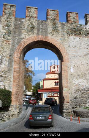 Die Heptapyrgion (aka Yedi Kule, der osmanischen Festung) und Teil der mittelalterlichen Stadtmauern in Thessaloniki, Griechenland. Stockfoto