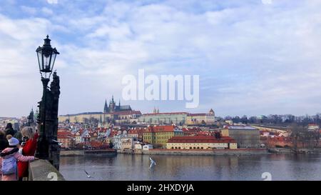 Prag, Tschechien - 27. Dezember 2021: Panoramablick auf Prag. Stadtbild von Prag Stockfoto