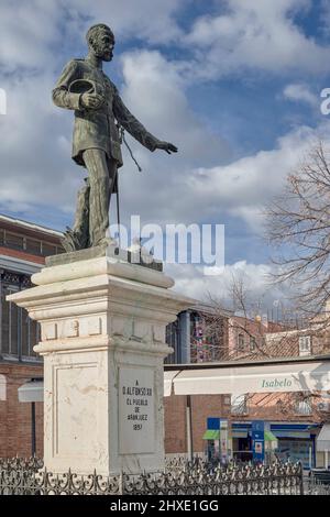 Skulptur des Königs Don Alfonso XII auf dem Platz der Verfassung der Stadt Aranjuez, Madrid, Spanien, Europa Stockfoto