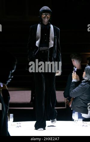 BURBERRY Herbst/Winter 2022-23 Start- und Landebahn - London, Großbritannien. 11/03/2022 Stockfoto