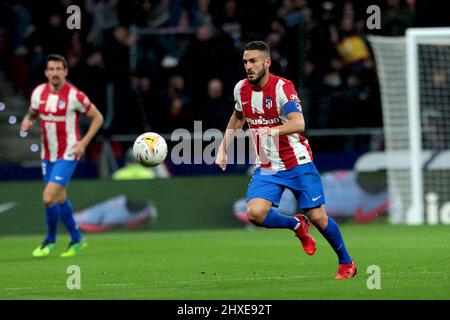 Madrid, Spanien. 11. März 2022. Madrid, Spanien; 11.03.2022.- Atletico de Madrid gegen Cadiz Fußball gegen La Liga Spanien Spiel 28 im Wanda Metropolitano Stadion, Madrid. Atletico de Madrid-Spieler Koke (R) Cádiz-Spieler Endstand 2-1 Atletico-Gewinner Credit: Juan Carlos Rojas/dpa/Alamy Live News Stockfoto