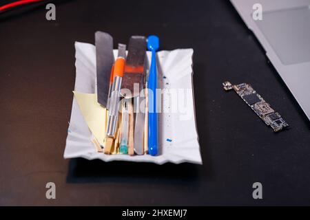 Teile für die Reparatur von modernen Gadgets, Teil der Platine für den Computer Stockfoto