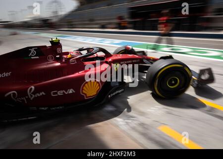 55 SAINZ Carlos (Spa), Scuderia Ferrari F1-75, Aktion während der Formel 1 Aramco-Vorsaison-Tests vor der FIA Formel 1-Weltmeisterschaft 2022, auf dem Bahrain International Circuit, vom 10. Bis 12. März 2022 in Sakhir, Bahrain - Foto: Diederik Van der Laan/DPPI/LiveMedia Stockfoto