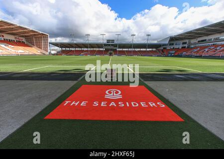 Blackpool, Großbritannien. 12. März 2022. Eine allgemeine Ansicht der Bloomfield Road in Blackpool, Vereinigtes Königreich am 3/12/2022. (Foto von Mark Cosgrove/News Images/Sipa USA) Quelle: SIPA USA/Alamy Live News Stockfoto