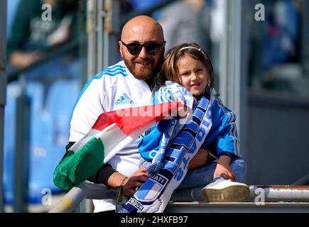 Italien-Fans vor dem Spiel der Guinness Six Nations im Stadio Olimpico in Rom. Bilddatum: Samstag, 12. März 2022. Stockfoto