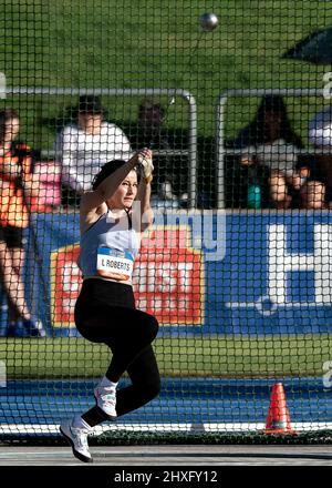 Sydney, Australien. 12. März 2022. Lara Roberts aus Queensland tritt am 12. März 2022 im 2022 Chemist Warehouse Sydney Track Classic im Sydney Olympic Park Athletics Center in Sydney, Australien, beim Women Hammer Throw 4kg Open an. Kredit: Izhar Ahmed Khan/Alamy Live Nachrichten/Alamy Live Nachrichten Stockfoto