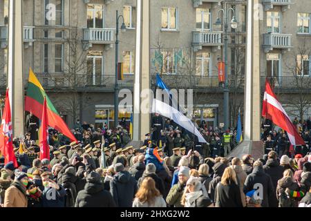 Lettische, litauische und estnische Flaggen zusammen, Lettland, Litauen, Estland, die baltischen Länder, vereint, unabhängig, Mitglieder der Europäischen Union und der NATO Stockfoto