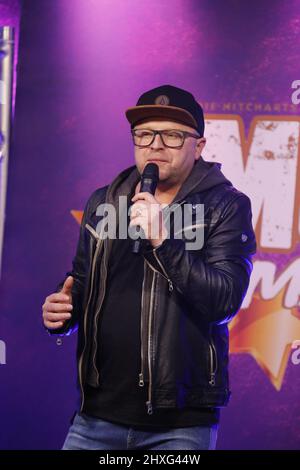 Anthony Weihs beim MusicMatch - die Hitcharts bei MyTVplus im Gläsernen Studio von MyTVplus im Elbepark. Dresden, 11.03.2022 Stockfoto