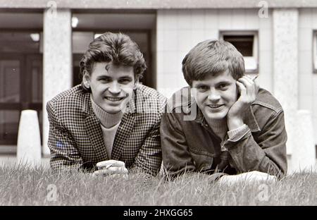 EVERLY BRÜDERTE IM Oktober 1965 EIN amerikanisches Gesangsduo mit Don in CAT Left und Phil. Foto: Tony Gale Stockfoto