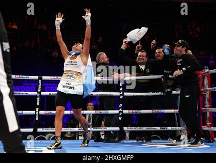 Erica Anabella Farias feiert den Sieg gegen Sandy Ryan nach ihrem internationalen Super-Leichtgewicht-Wettbewerb in der Motorpoint Arena, Nottingham. Bilddatum: Samstag, 12. März 2022. Stockfoto