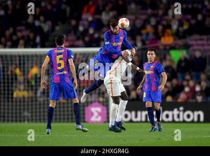 Barcelona, Spanien, 10. März 2022. Gerard Pique (3) vom FC Barcelona während des Europa League-Spiels zwischen dem FC Barcelona und Galatasaray SK in der Camp Nou Street Stockfoto