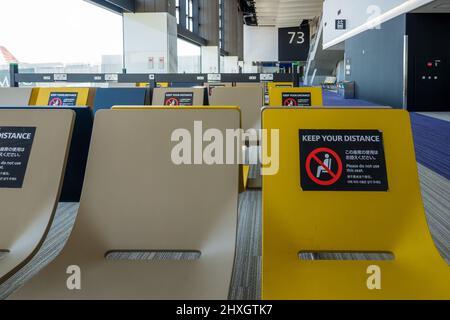 Leere Sitzplätze im Wartebereich am Boarding Gate Stockfoto