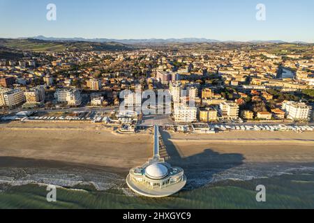 Blick auf die italienische Küste in der Stadt Senigallia Stockfoto