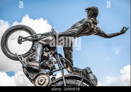Statue vor dem Harley-Davidson Museum in Milwaukee, Wisconsin, USA Stockfoto