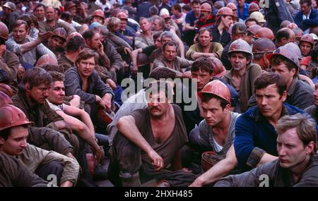 Im Juni 1993 streiken Tausende von Kohlebergarbeitern in Donezk, der regionalen Hauptstadt des Donbass-Gebiets der unabhängigen Ukraine. Stockfoto