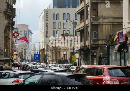 Bukarest, Rumänien - 07. März 2022: Das Mercure Bucharest City Center ist ein 4-Sterne-Hotel in der George Enescu Straße in Bukarest, Rumänien. Stockfoto