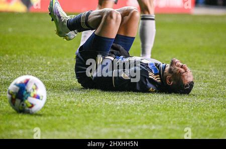 Chester, Pennsylvania, USA. 12. März 2022. 12. März 2022, Chester PA- Philadelphia Union-Spieler, JOSE MARTINEZ (8), grimaziert vor Schmerzen nach einem harten Tackle während des Spiels gegen die Erdbeben im Subaru Park (Bild: © Ricky Fitchett/ZUMA Press Wire) Stockfoto