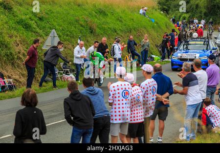 Louverne, Frankreich - 30. Juni 2021: Der Manx-Radfahrer Mark Cavendish vom Deceuninck-Quick Step Team in Green Jersey fährt während der Etappe im Regen Stockfoto