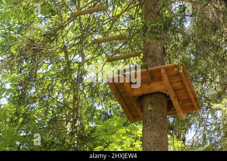 Le Parcours Aventure. Parc de Loisirs du Pontet. Les Contamines-Montjoie. Haute-Savoie. Auvergne-Rhône-Alpes. Frankreich. Stockfoto