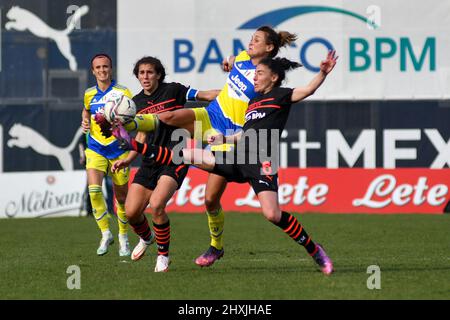 Mailand, Italien. 12. März 2022. Coppa Italia Femminile 2022Semifinale Mailand-Juventus Kontrast Fusetti-Girelli (Foto: Andrea Amato/Pacific Press) (Foto: Andrea Amato/Pacific Press) Quelle: Pacific Press Media Production Corp./Alamy Live News Stockfoto