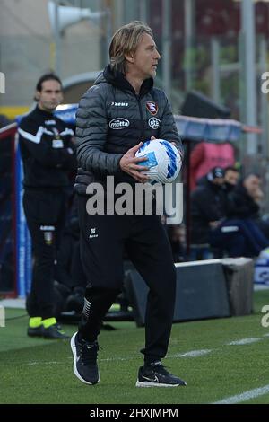 Salerno, Italien. 12. März 2022. Davide Nicola Coach (US Salernitana 1919) die Serie A zwischen den USA. Salernitana 1919 und AC Sassuolo beim Stadio Arechi Endstand 2-2 (Bildquelle: © Agostino Gemito/Pacific Press via ZUMA Press Wire) Stockfoto