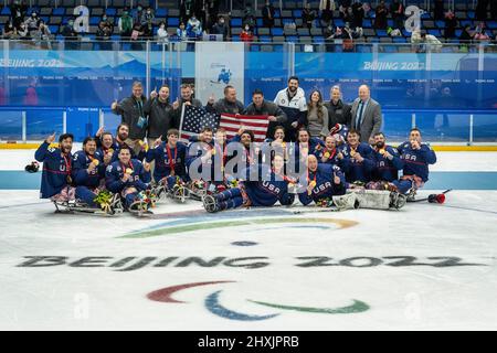 Peking, Hebei, China. 13. März 2022. Team USA schlägt Kanada um Gold, Pekinger Paralympics 2022, 13. März 2022. (Bild: © Mark Edward Harris/ZUMA Press Wire) Stockfoto
