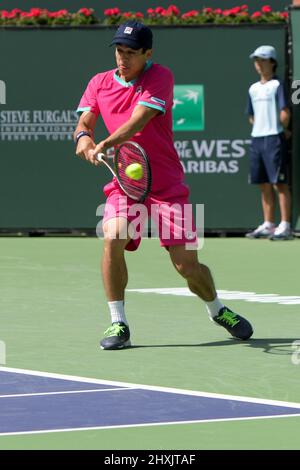 Mackenzie McDonald (USA) besiegte Marton Fucsovics (HUN) 7-6 (13-11), 7-5, bei den BNP Paribas Open, die am 10. März 2022 im Indian Wells Tennis Garden in Indian Wells, Kalifornien, gespielt wurde: © Karla Kinne/Tennisclix/CSM Stockfoto