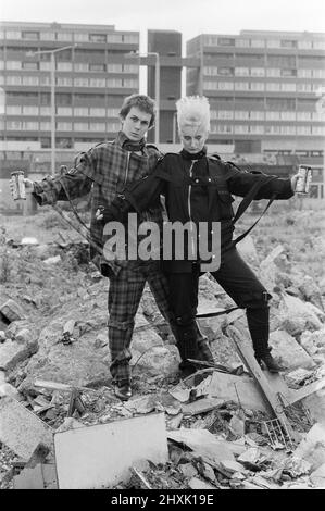 Punk-Mode für ihn und sie aus Seditionaries, Kings Road, London. Die Kleidung wurde von Simon und Jordan (Pamela Rooke) modelliert. 18. Mai 1977. Die Kleidung wurde von Jordan Mooney (Pamela Rooke) modelliert. 18. Mai 1977. Stockfoto