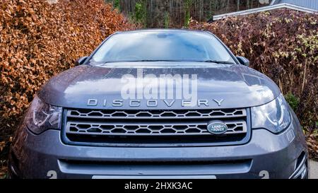 Galloway, Schottland - Dezember 28. 2021: Nahaufnahme eines Discovery Land Rover SUV Stockfoto