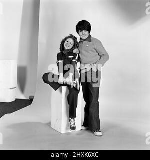 Bonnie Langford und Adrian Dannatt, die Violet Elizabeth und William in der Fernsehserie „Just William“ spielen. 8.. Juni 1977. Stockfoto