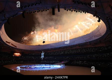 Feuerwerk, 13. MÄRZ 2022 : Abschlusszeremonie der Paralympischen Winterspiele 2022 in Peking im Nationalstadion in Peking, China. Quelle: Yohei Osada/AFLO SPORT/Alamy Live News Stockfoto