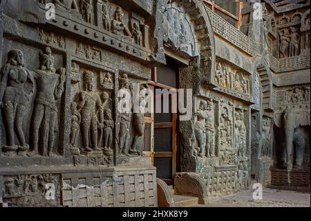 15-Mai-2009 - Skulpturen von Buddha in Karla Höhlen im 2. Jahrhundert v. Chr., Pune, Maharashtra, Indien Asien Stockfoto