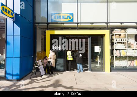 IKEA Hammersmith, Livat, Kings Mall Shopping Centre, King Street, Hammersmith, West London, W6, England, Großbritannien Stockfoto