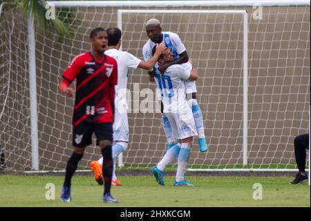 PR - Londrina - 03/13/2022 - PARANAENSE 2022, LONDRINA X ATHLETICO-PR - Athletico-PR-Spieler Eltinho feiert sein Tor bei einem Spiel gegen Londrina im Do Cafe Stadion für die Paranaense 2022 Meisterschaft. Foto: Marcos Zanutto/AGIF/Sipa USA Stockfoto