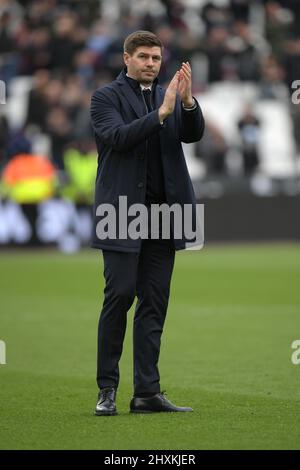 London, Großbritannien. 13. März 2022. Steven Gerrard Manager von Aston Villa während des Spiels der West Ham gegen die Aston Villa Premier League im London Stadium Stratford. Quelle: MARTIN DALTON/Alamy Live News Stockfoto