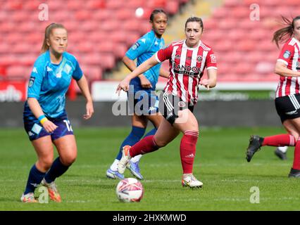 Sheffield, Großbritannien. 13. März 2022. Maddy Cusack von Sheffield Utd während des Spiels der FA Women's Championship in der Bramall Lane, Sheffield. Bildnachweis sollte lauten: Andrew Yates/Sportimage Kredit: Sportimage/Alamy Live News Stockfoto