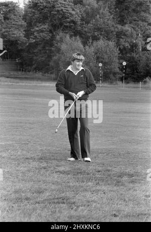 1977 Colgate World Match Play Championship, Wentworth Club, Virginia Water, 7.. Oktober 1977. Ray Floyd, mit Karomuster. Stockfoto