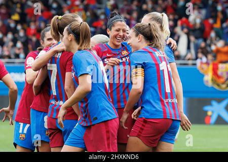 Barcelona, Spanien. 13. März 2022. Barcelona-Spieler feiern ein Tor beim Primera Division Femenina RFEF-Spiel zwischen FC Barcelona Women und Real Madrid CF im Johan Cruyff Stadium in Barcelona, Spanien. Quelle: Christian Bertrand/Alamy Live News Stockfoto