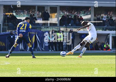 Marcantonio Bentegodi Stadium, Verona, Italien, 13. März 2022, victor Osimhen (neapel) während des Spiels von Hellas Verona FC gegen SSC Napoli - italienische Fußballserie A Stockfoto