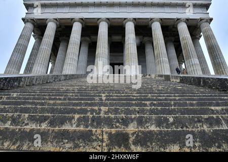 Gedenkstätte Walhalla in Bayern mit Marmorbüsten bedeutender deutscher Persönlichkeiten - Walhalla-Denkmal in Bayern mit bedeutenden Marmorbüsten Stockfoto