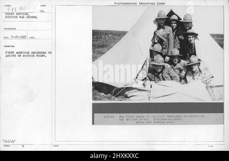 Erste amerikanische Ingenieure, die an der britischen Front eintreffen. Sammlung von Fotografien aus dem Ersten Weltkrieg, 1914-1918, die die militärischen Aktivitäten der britischen und anderen Streitkräfte und des Personals während des Ersten Weltkriegs darstellen Stockfoto