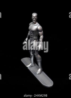 Eine Actionfigur der Marvel-Comicfigur The Silver Surfer Stockfoto