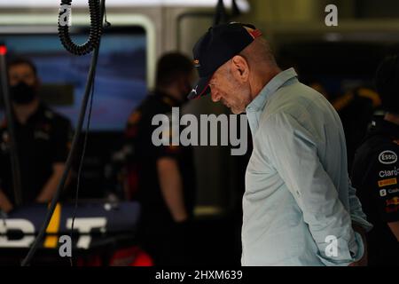 Bahrain International Circuit, Sakhir, Bahrain am 12. März 2022 Adrian Newey in der Red Bull Garage während des Tages 3 FORMEL 1 ARAMCO VORSAISON TESTS 2022 Eleanor Hoad Stockfoto