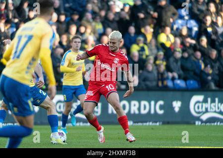 Brondby, Dänemark. 13. März 2022. Jack Wilshere (10) von Aarhus GF beim Superliga-Spiel 3F zwischen Broendby IF und Aarhus GF im Brondby Stadium. (Foto: Gonzales Photo/Alamy Live News Stockfoto