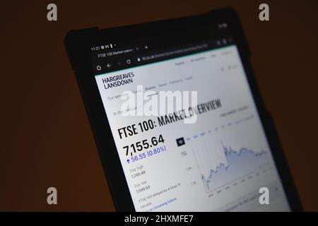 Die Hargreaves Lansdown Website auf einem Tablet gesehen Stockfoto
