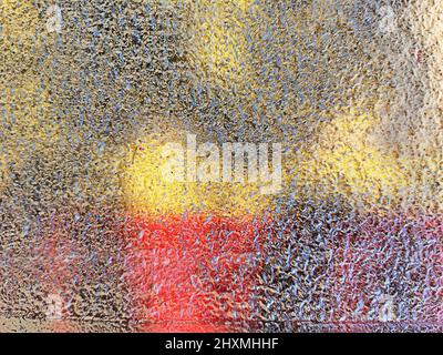 Wand mit Farbe Graffiti bedeckt Stockfoto