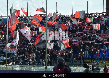 Pisa, Italien. 13. März 2022. Unterstützer von Cremonese während AC Pisa vs US Cremonese, Italienisches Fußballspiel der Serie B in Pisa, Italien, März 13 2022 Quelle: Independent Photo Agency/Alamy Live News Stockfoto