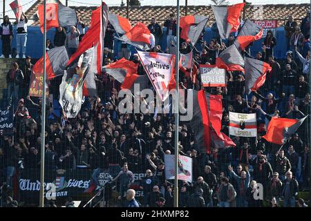 Pisa, Italien. 13. März 2022. Unterstützer von Cremonese während AC Pisa vs US Cremonese, Italienisches Fußballspiel der Serie B in Pisa, Italien, März 13 2022 Quelle: Independent Photo Agency/Alamy Live News Stockfoto